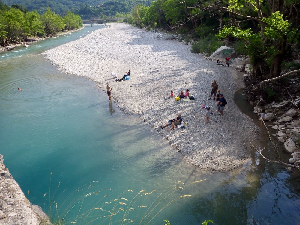 OFF-ROAD 4X4 ΣΤΑ ΕΠΙΒΛΗΤΙΚΑ ΒΟΥΝΑ ΜΕ ΤΙΣ ΕΝΤΥΠΩΣΙΑΚΕΣ ΚΟΡΥΦΕΣ ΣΤΑ ΔΥΤΙΚΑ ΤΗΣ ΚΕΝΤΡΙΚΗ ΠΙΝΔΟΥ