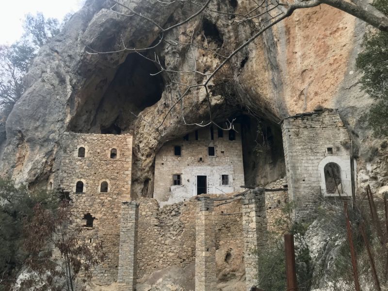 Διαδρομή SUV 4χ4 στα δάση Καστανίας και Ελάτης του Πάρνωνα για να μαθαίνουμε τα μυστικά της μανιταροσυλλογής και να δοκιμάσουμε τις μοναδικές τους γεύσεις με ασφάλεια. 